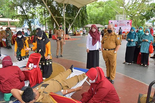 PMI HSS Peringati Hari Donor Darah 1 hal 12 HSS 3 klm 17