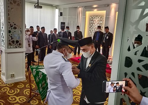 Puluhan Pejabat Tingkat Administrator dan Pengawas Dilantik 1 hal 12 Tanbu 25 klm 2