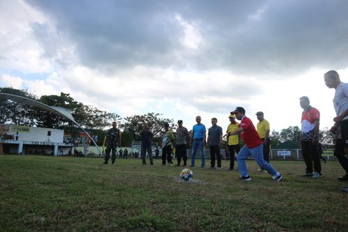 13 25klm ketua dprd tapin jpg