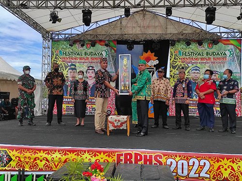 Sekda Tutup FBPHS 2022, Kecamatan Mendawai Juara Umum 1 15 katingan 12