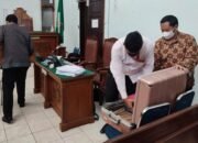 KPK Bawa Sekoper Alat Bukti di Sidang Praperadilan Mardani Maming 12 KPK Bawa Sekoper Alat Bukti di Sidang Praperadilan Mardani Maming
