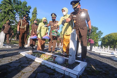 “Bela Rasa Mendalam Kepastian Hukum Bagi Masyarakat” 1 5 tabur 3klm