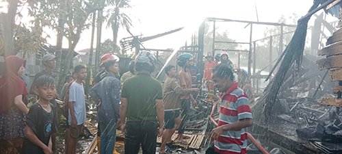 Gudang Ludes Bersama Rumah Kontrakan 1 6 api 3klm