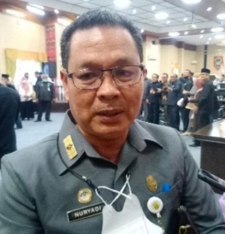 Tahun ini Empat SD, Tiga SMP Direhab 1 Hal 10 1 KLm H Nuryadi