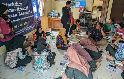 Hal 16 4 KLm Martapura Ekonomi kreatif