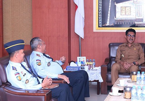 Hal 16 4 KLm Martapura Terima Audensi