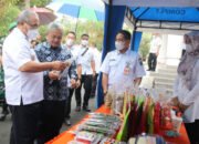 Pemkab HSS Deklarasi Komitmen Gunakan Produk Dalam Negeri 23 Pemkab HSS Deklarasi Komitmen Gunakan Produk Dalam Negeri