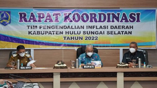 Bupati Pimpin Rapat Pengendalian Inflasi Daerah 1 hal 12 HSS 3 klm 15