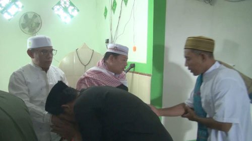 Wabup Sholat Ied di Kampung Tajur Desa Sungai Dua 1 hal 12 Tanbu 35 klm 1