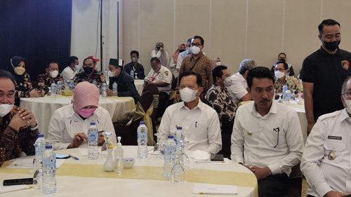 Bupati Tapin Hadiri Bimtek Pembinaan Antikorupsi Oleh KPK RI 1 hal 12 Tapin 35 klm 19