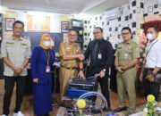 Bantuan Sepuluh Kursi Roda untuk RSUD Kotabaru