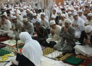 Plt Bupati Sholat Ied di Masjid Raya At Taqwa