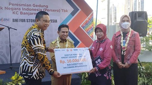 Wawali Resmikan Kantor Baru BNI<br>Upaya Meningkatkan Perekonomian Warga 1 hal9 3klmkontrak2