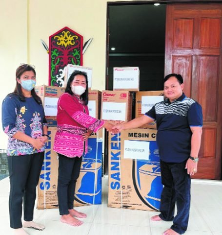 Ikiawan Kapuas Terima Belasan Bantuan Hadiah Senam Dari PT. ABB 1 16 kapuas 4