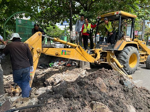 Bongkar TPS, Guna Perbaikan Pipa Bocor di Setoyo 1 Hal 10 3 Klm Pipa Bocor