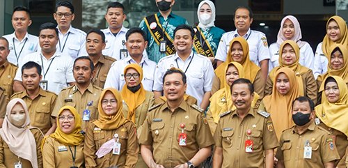 Komitmen Aditya-Wartono Dalam Pelayanan Publik 4 Hal 10 7 Klm Gabung 3 2