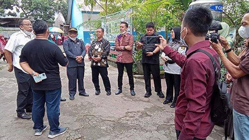 Dewan Tinjau Kerusakan SDN Antasan Besar 7 1 Hal 10. 3 Klm Sidak Dewan tinjau kerusakan SDN Alalak