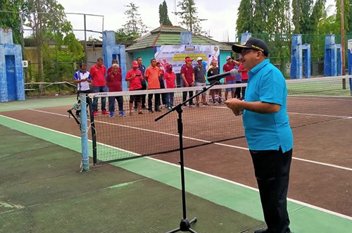 Hal 16 4 KLm Martapura Kejuaraan tenis