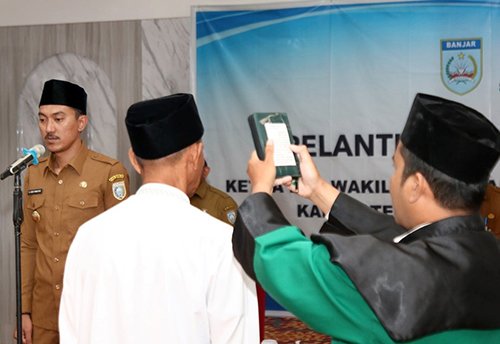 Hal 16 4 KLm Martapura Lantik pengurus