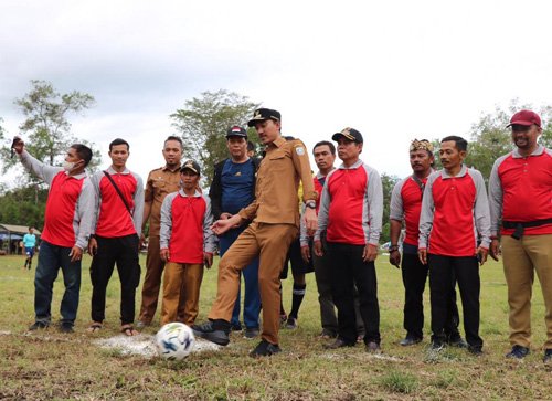 Hal 16 4 KLm Martapura Tendangan pertama