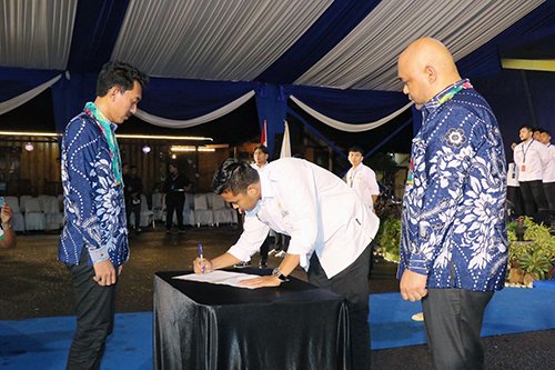 Bupati Minta HIPMI Optimalkan Produk Lokal 1 Hal 16 4 Klm Martapura Pelantikan HIPMI