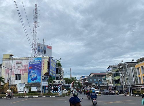 Janji Rampungkan Data BTS<br>Tahun Ini Retribusi BTS Mulai Ditarik 1 Hal 9 2 Klm Bts