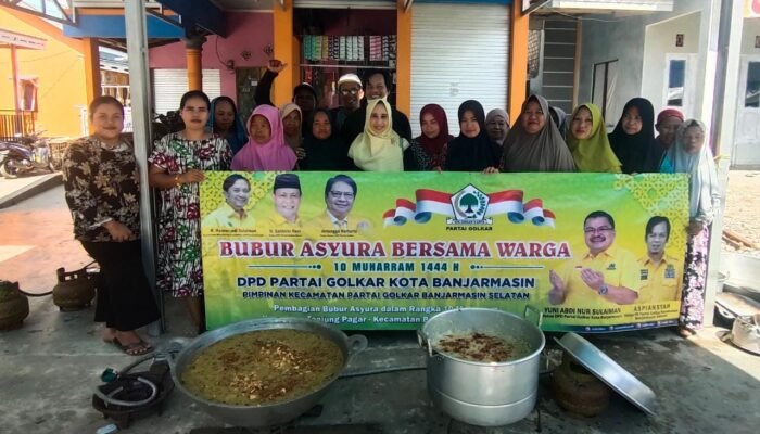 Golkar Banjarmasin Selatan ‘Mengawah’ Bubur Asyura bersama Warga