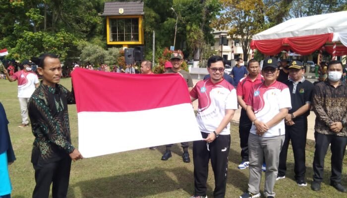 Bupati HST Antusias Saksikan Final Sepak Bola Mini