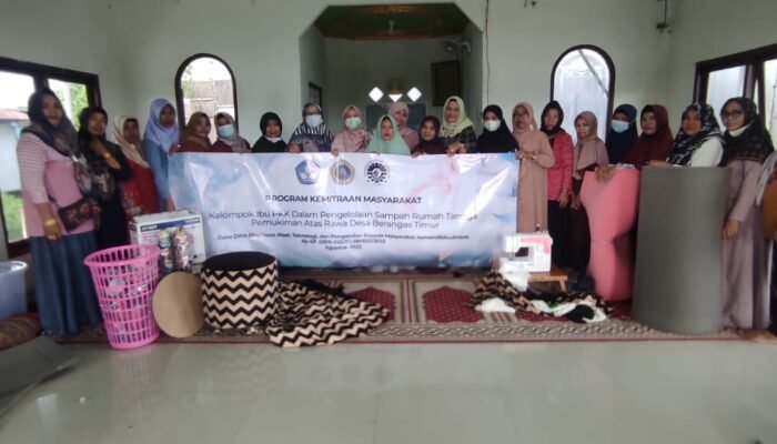 Pemanfaatan Peluang Usaha Bagi Ibu-Ibu dari Sampah Rumah Tangga