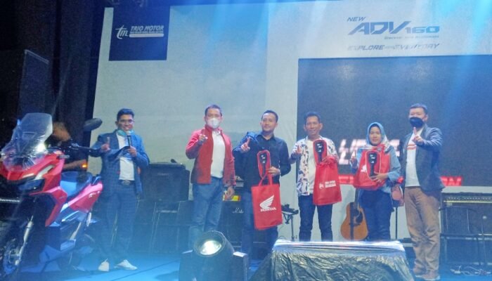 Launching Honda New ADV 160 Dipadati Warga Banjarbaru