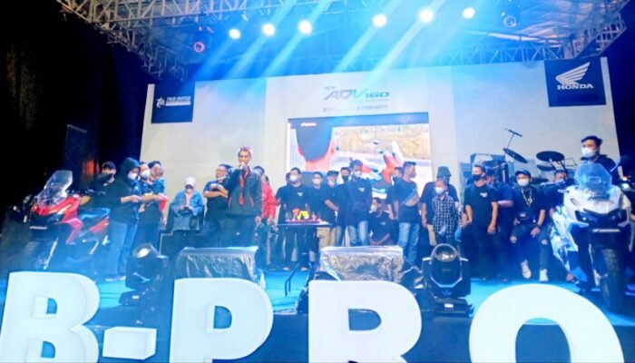 Ratusan Bikers Honda Community Sambut Hadirnya New Honda ADV 160