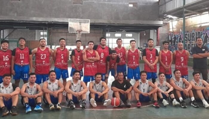 Klub Basket Mahadaya Feniks Tanding Persabahat Dengan Klub Bank Kalsel