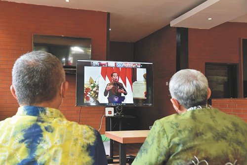 Pemprov Hadiri Rakornas Pengendalian Inflasi bersama Presiden Jokowi secara Virtual 1 Kontrak Pemprov 1