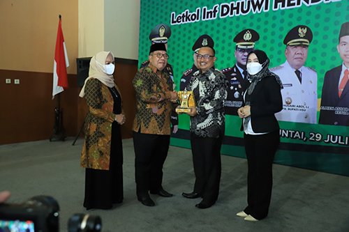 Lensa HSU Gambaf r 2