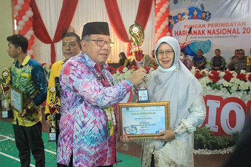 Lensa HSU Gambaf r 5