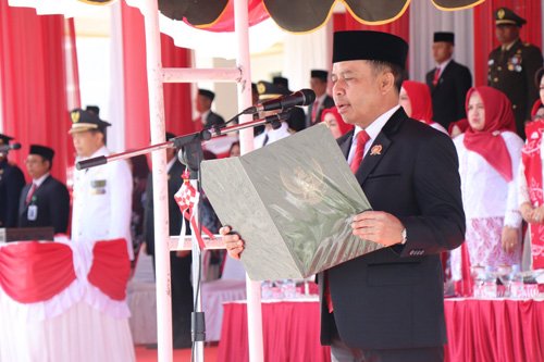 Lensa Tapin upacar detik detik proklamasi 5