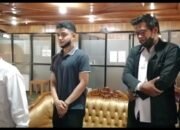 Tiga Pembuat Video Sandal Rhoma Irama Hilang Minta Maaf 25 Tiga Pembuat Video Sandal Rhoma Irama Hilang Minta Maaf