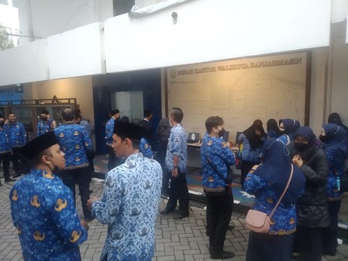 Terkendala Jaringan<br>Absen Scan Barcode Bermasalah 1 hAL 9 3 kLM ABSEN ASN