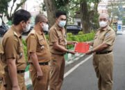 Bendera Merah Putih Dibagikan untuk Masyarakat 14 Bendera Merah Putih Dibagikan untuk Masyarakat
