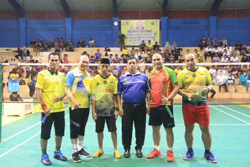 Puluhan Kecamatan Ikuti Turnamen Bulutangkis Bupati Cup Kotabaru 1 hal 16 K Baru 3 klm 6