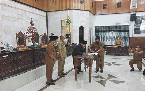 DPRD Kapuas Sepakati Dua Buah Raperda Jadi Perda 1 16 Foto Kapuas 8