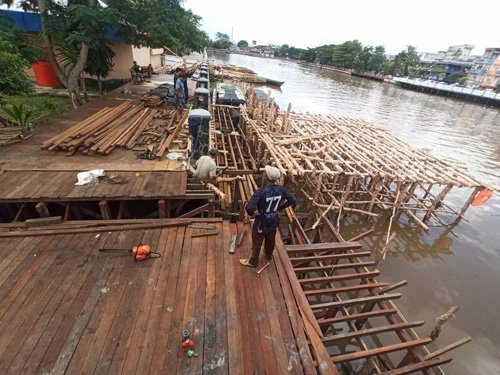 Hal 10 3 KLm Jembatan Apung