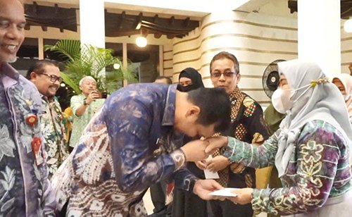 Hal 10 3 Klm BJB 1 4