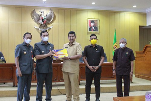 Raperda Inisiatif Dipakai Pelindung Lahan Pertanian 1 Hal 10 3 Klm BJB 1