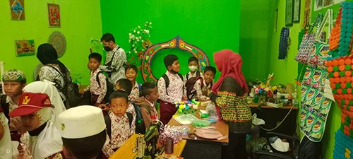 Siswa SDN Pulau Nyiur 1 Belajar Langsung di TPA Cahaya Kencana 1 Hal 10 3 Klm BJB 2