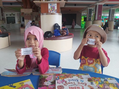 Sering Bawa Anak ke Kids Library, Dua Pemustaka Cilik Bawa Pulang Hadiah 1 Hal 10 3 Klm Perpustkaan
