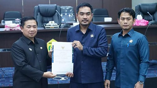 Hal 10 3 Klm Syahkan Raperda