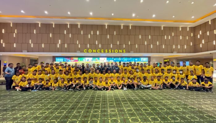 Agar Lebih Fresh, Pemain Elite Pro Academy Barito Putera Diajak Nonton Bareng