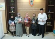 Empat Buku Karya Gubernur Said Diserahkan ke Dispersip Kalsel 24 Empat Buku Karya Gubernur Said Diserahkan ke Dispersip Kalsel