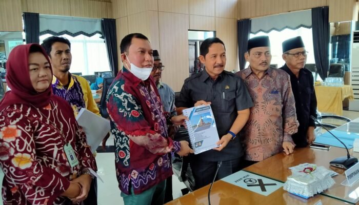 Anggota DPD RI Kecewa Tak Ditemui Ketua DPRD Kalsel [] Bahas Pemekaran Wilayah
